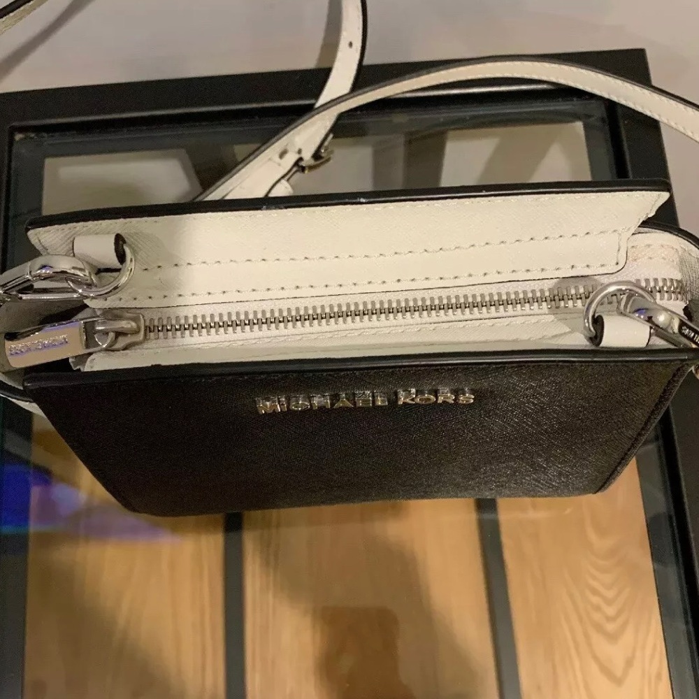 Michael Kors Selma Mini Leather Crossbody Bag NWOT - Picture 7 of 8